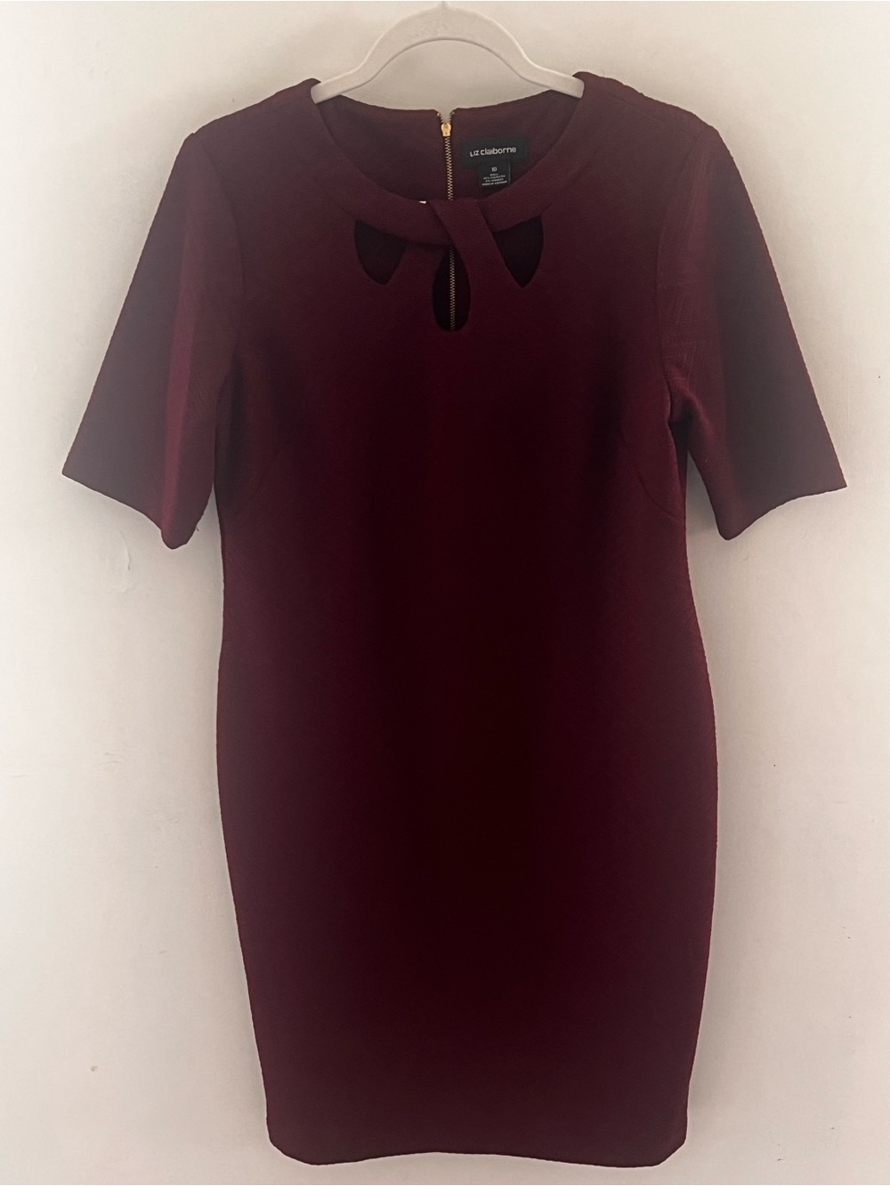 Liz Claiborne Burgundy Textured Sheath Dress with Keyhole Neckline – Size 10
